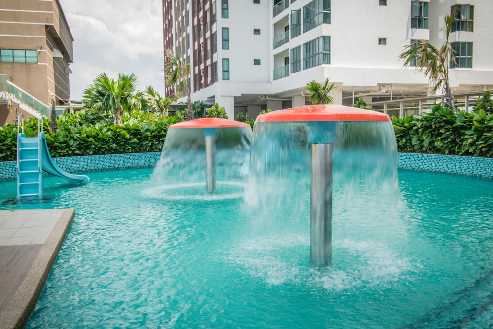 One Amerin Mall & Suites 45/50