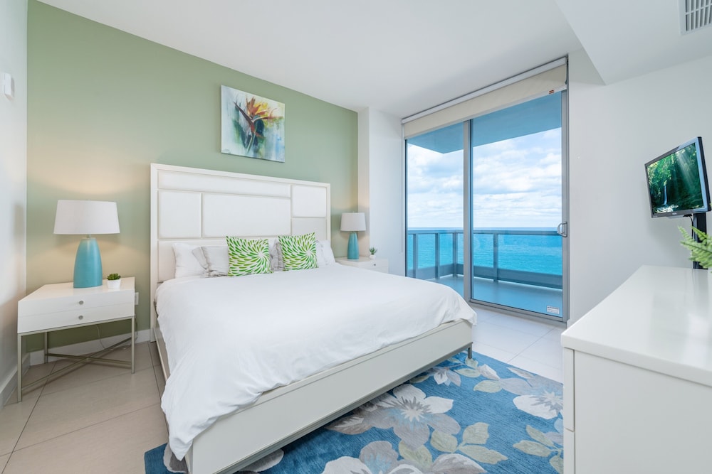 Churchill Suites Monte Carlo Miami Beach 32/76