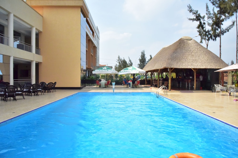 Great Seasons Hotel 56/61