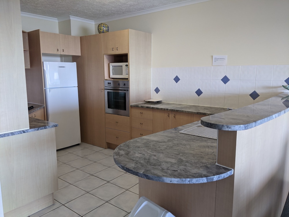 MOORINGS BEACH RESORT 7/77