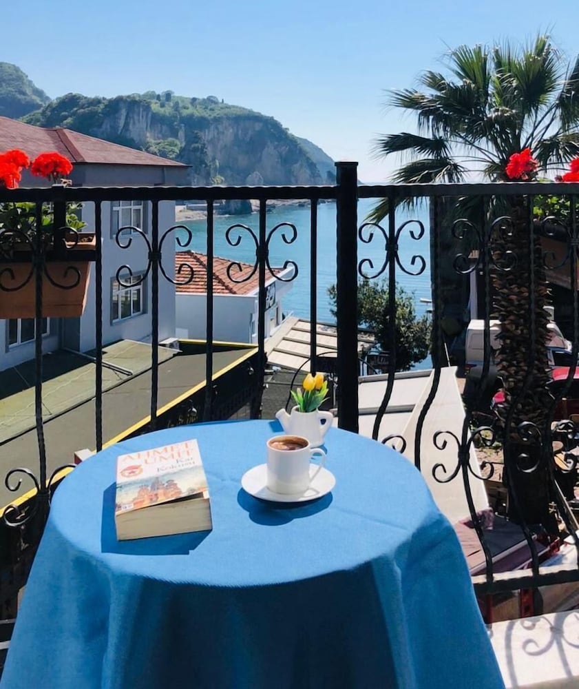 Sardinia Hotel 34/50