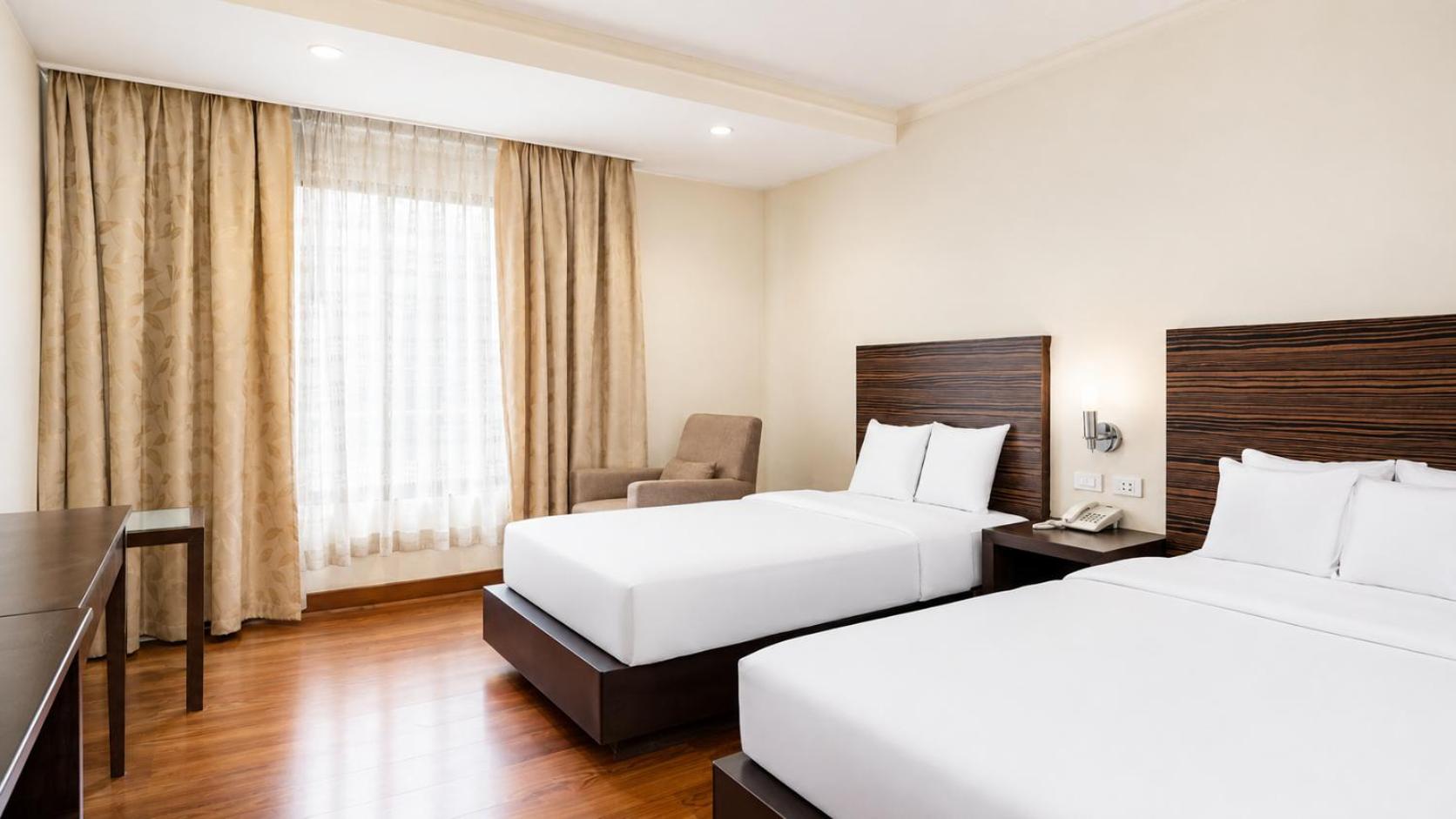 Superior, Twin Beds, Journeyhub Bangkok Sukhumvit 26 3/10