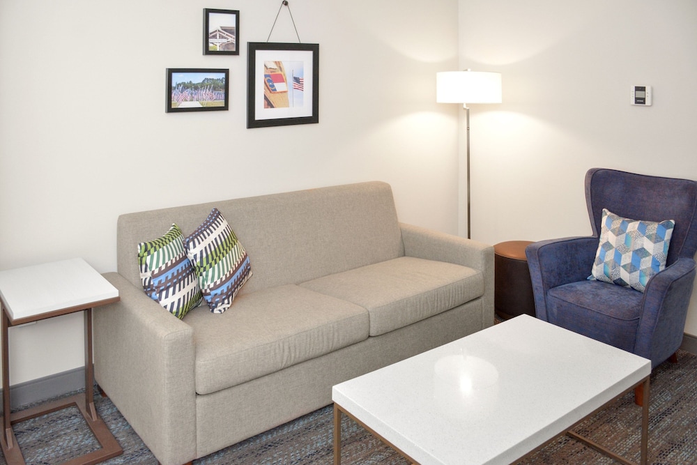 Four Points by Sheraton Fayetteville Fort Liberty 22/41