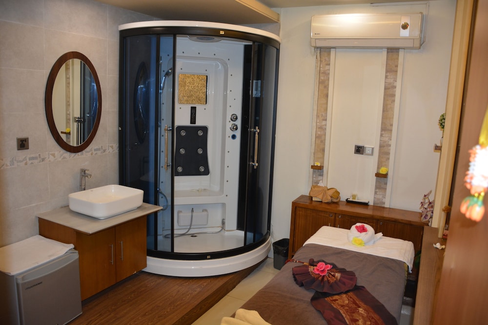 ASIA HOTEL AND RESORTS 51/60