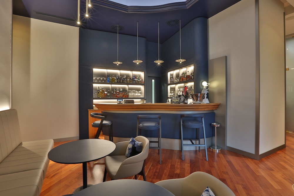 Palace Moderno 58/70