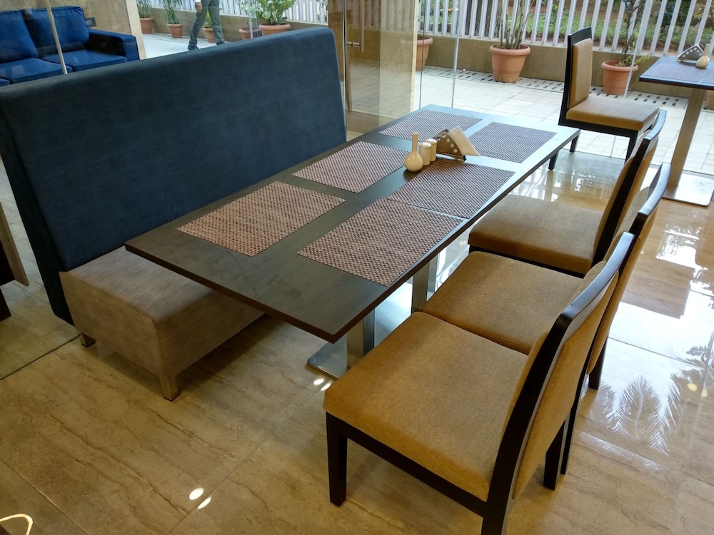 Hotel Mumbai House 20/33