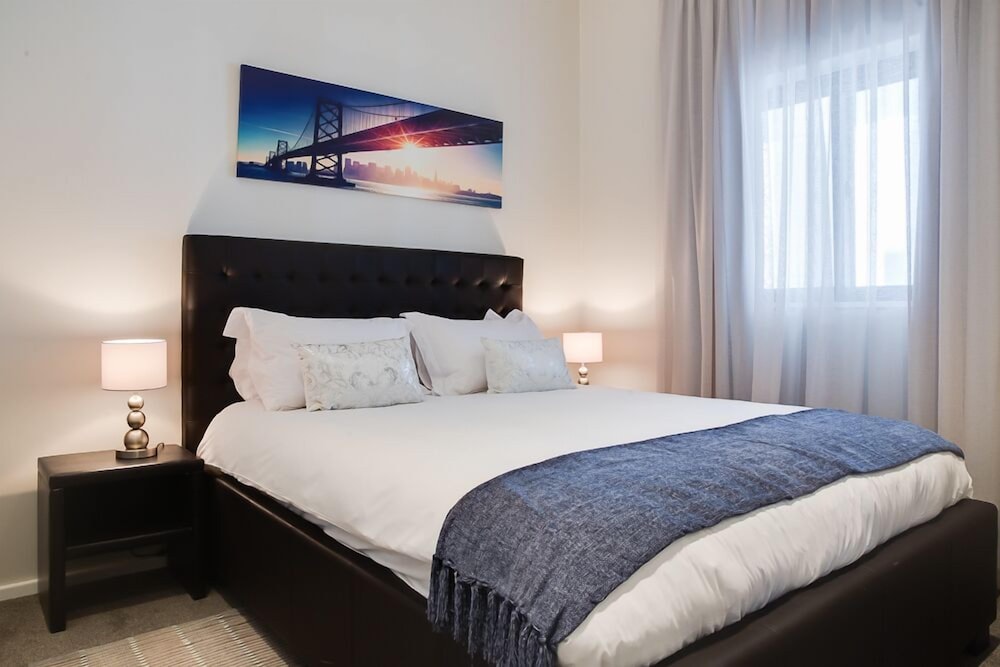 Axis Luxury Apartments 5/25