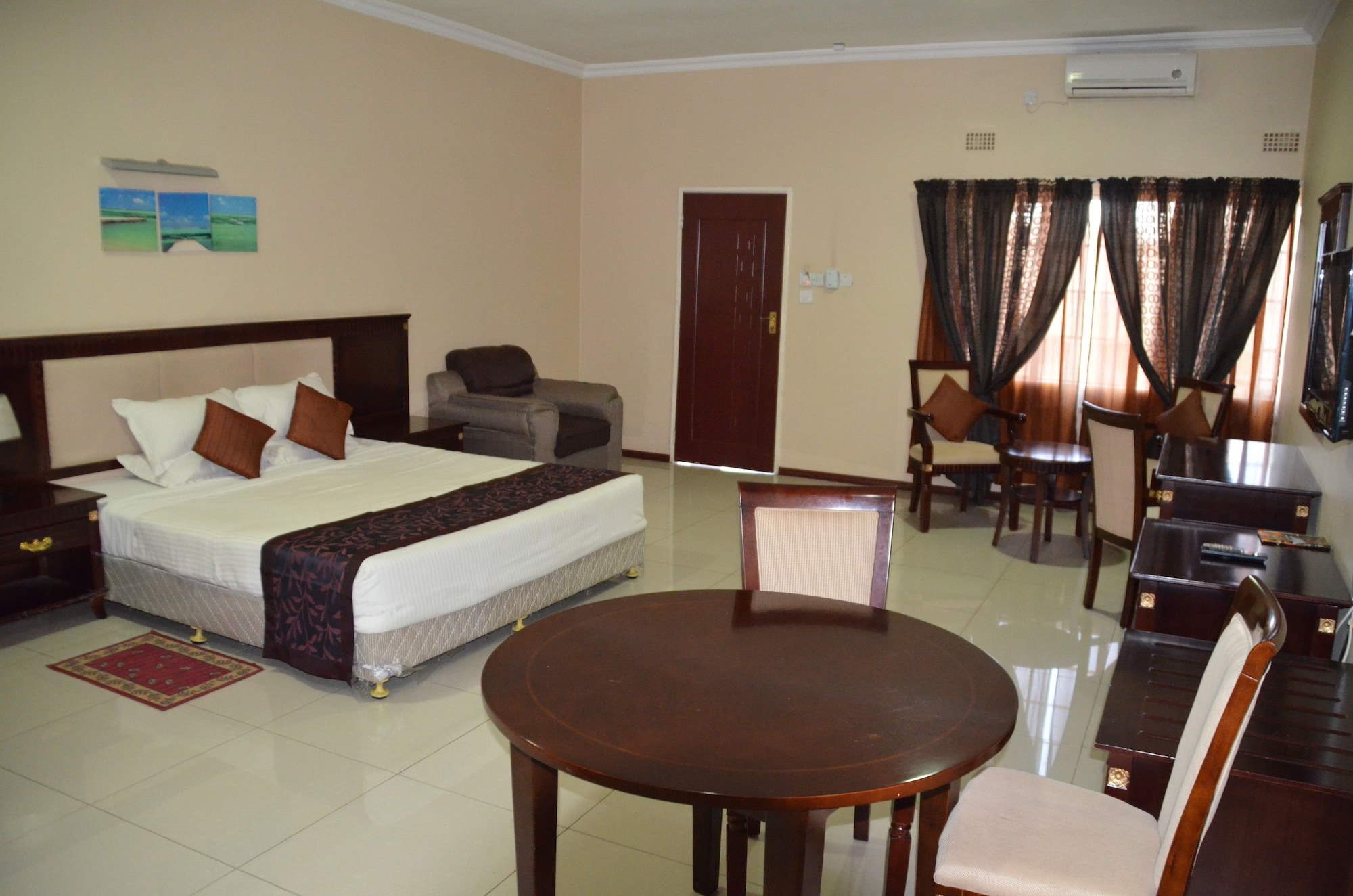 Executive, 2 King Beds