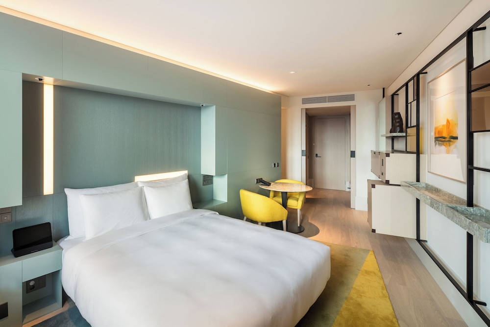 STANDARD, KING BED