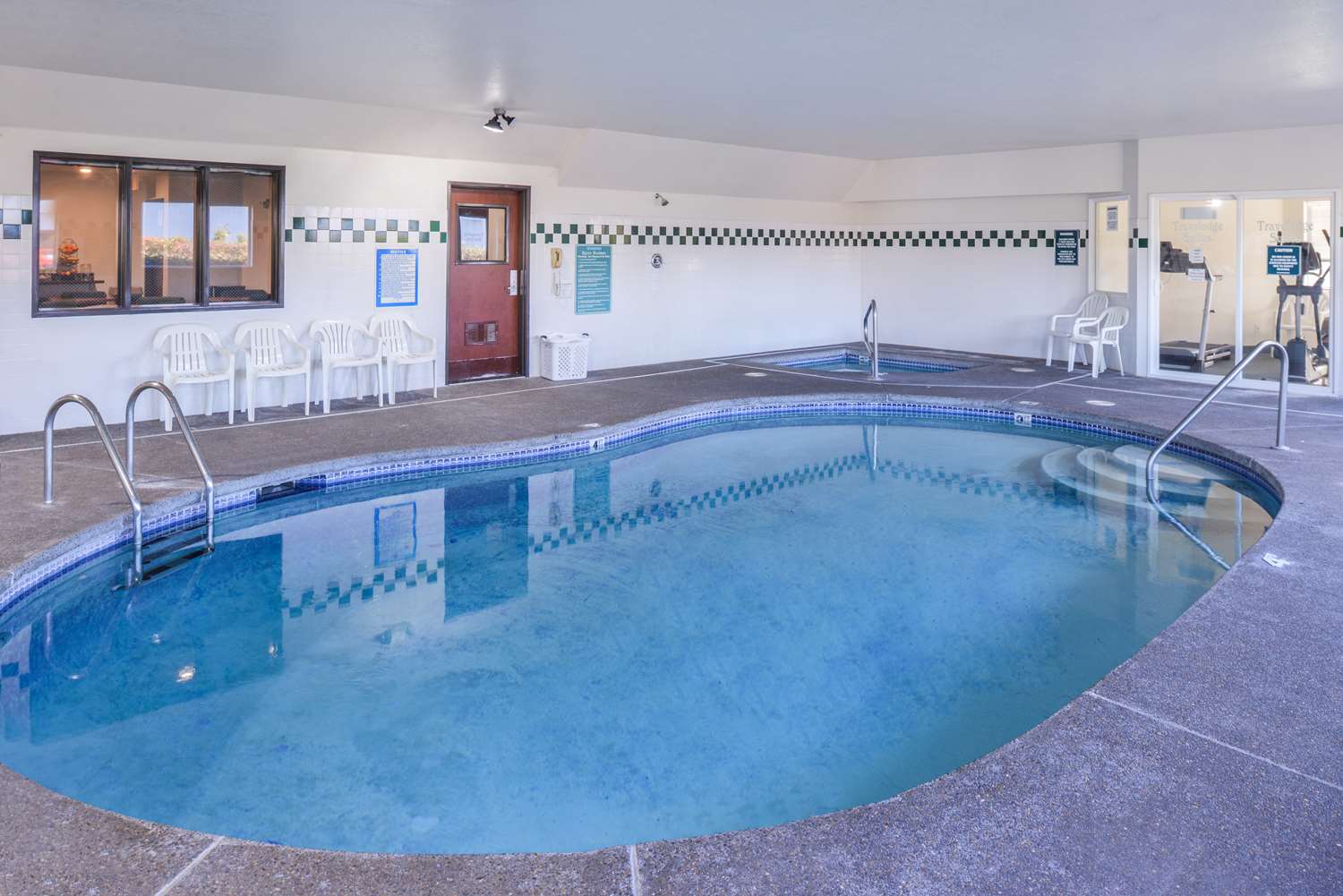 Travelodge Suites By Wyndham Newberg 37/60