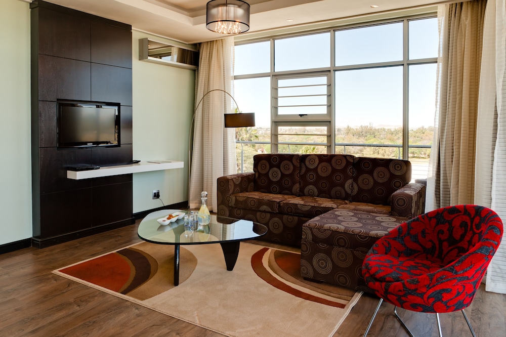 The Oasis Hotel 26/44