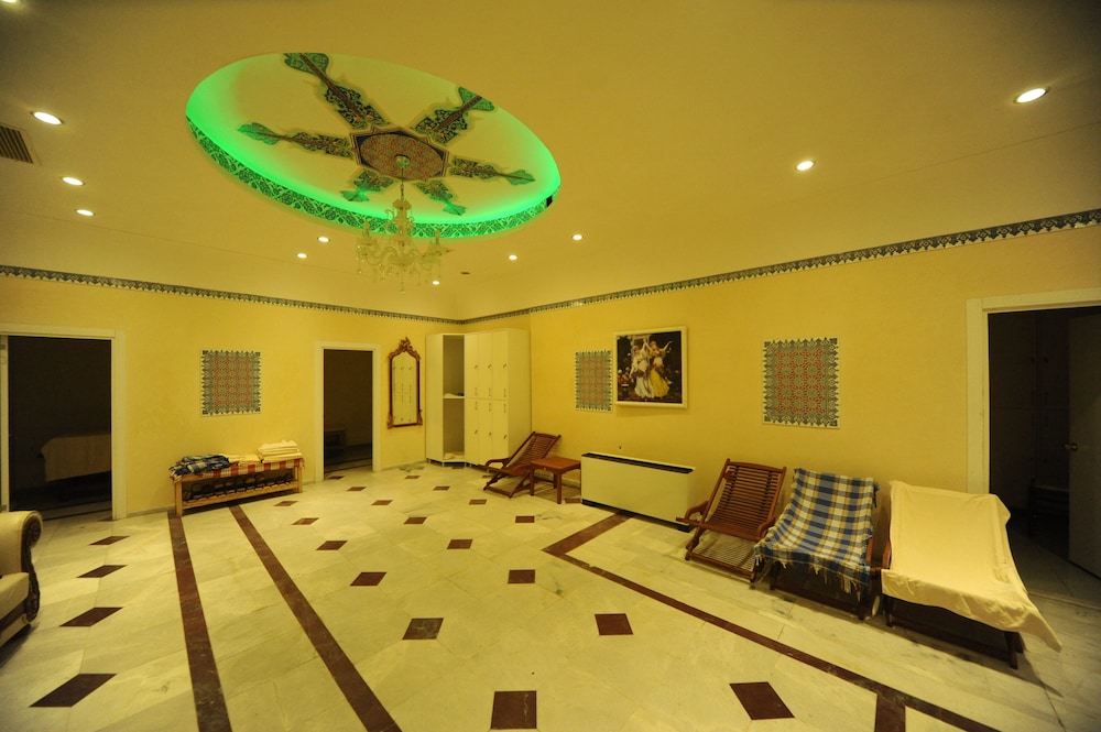 Mara Palace Hotel 9/92