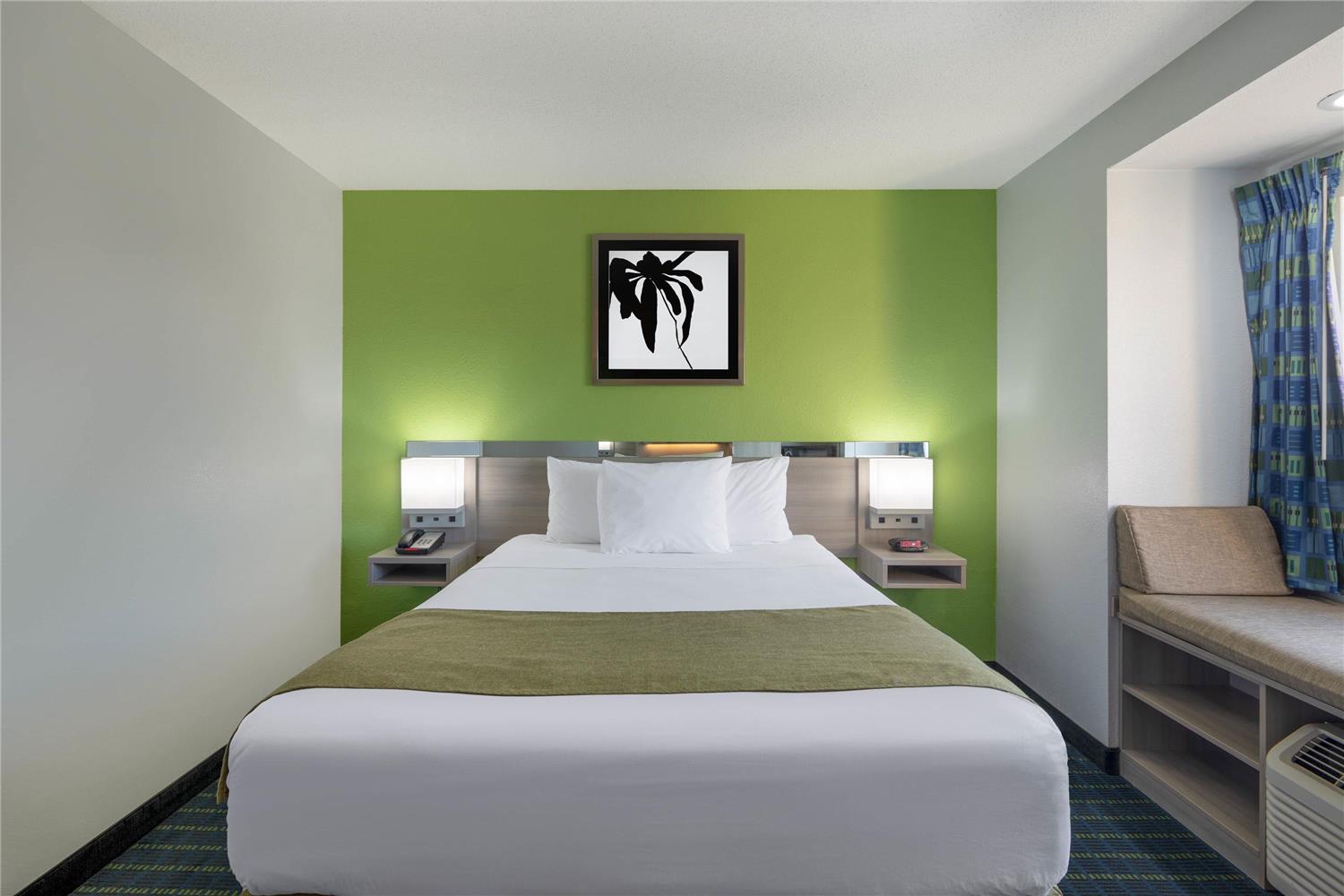 Microtel Inn Suites By Wyndham Cornelius Lake Norman 3/23