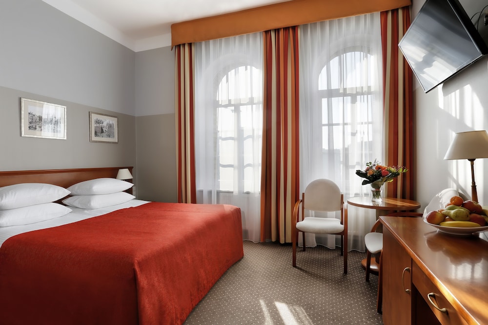 STANDARD, DOUBLE OR TWIN BED