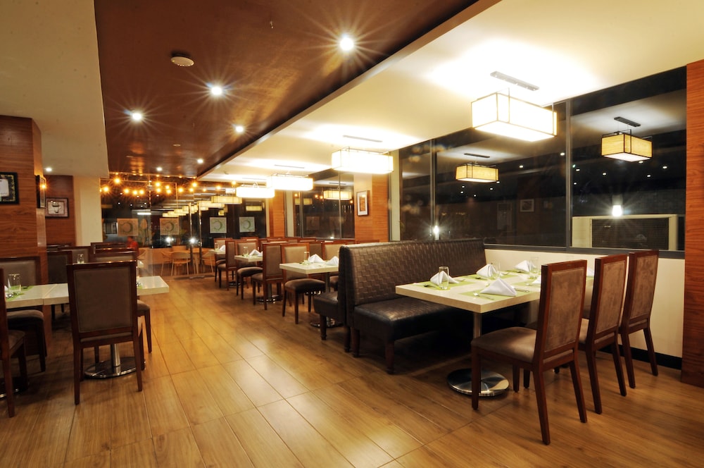 717 Cesar Place Hotel 36/45