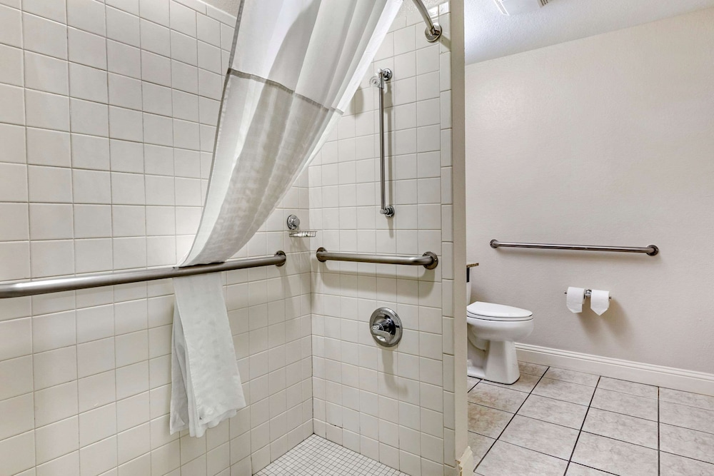 Quality Inn & Suites Longview I-20 22/35