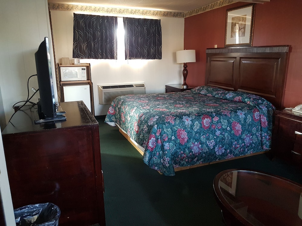 Town House Motel Inc 10/33