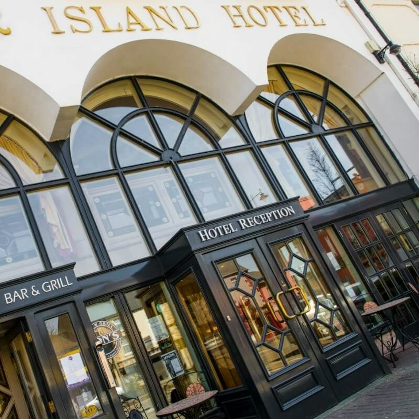 RIVER ISLAND HOTEL 22/37