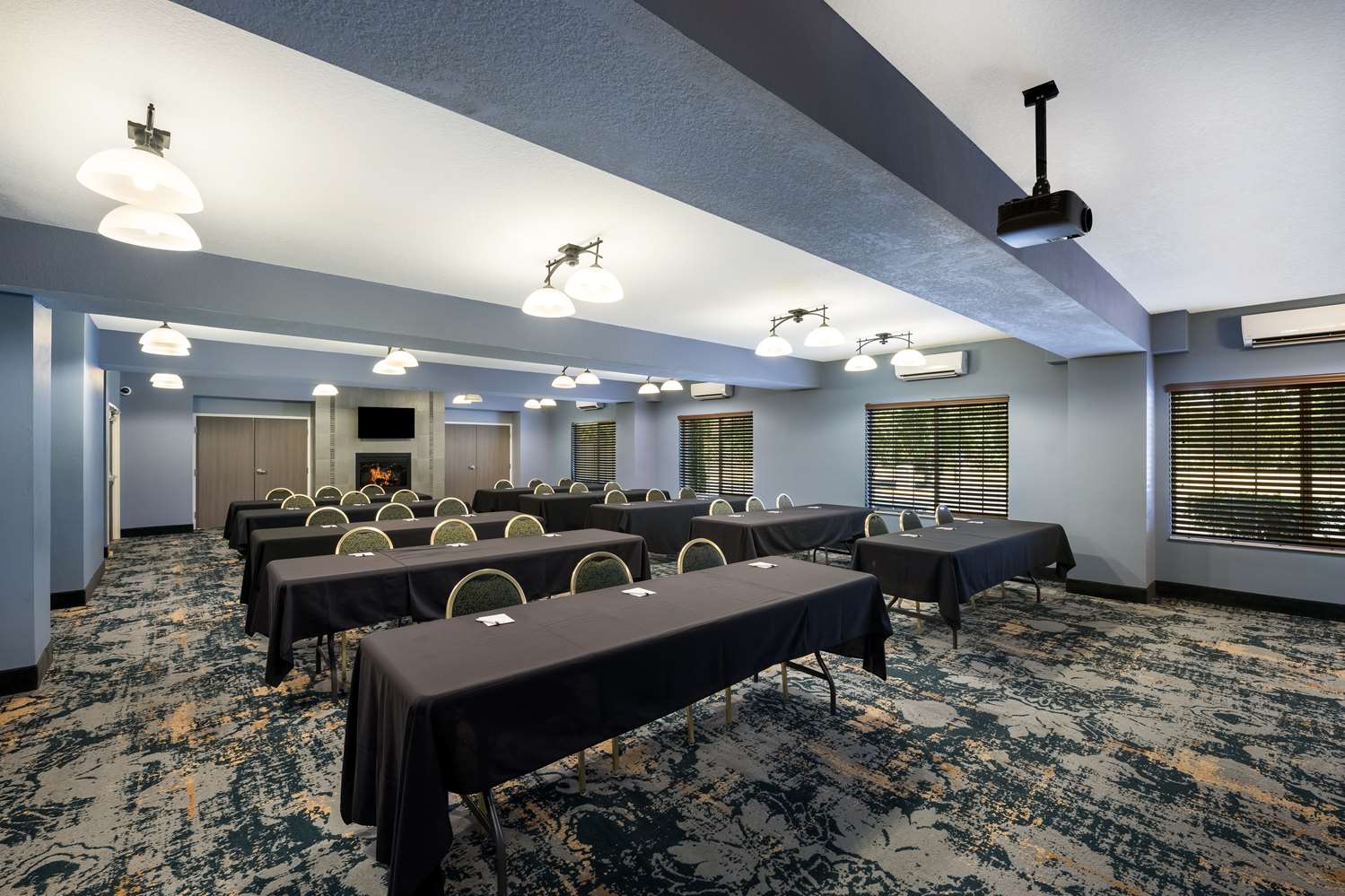 Best Western Plus Mountain View Auburn Inn 21/38