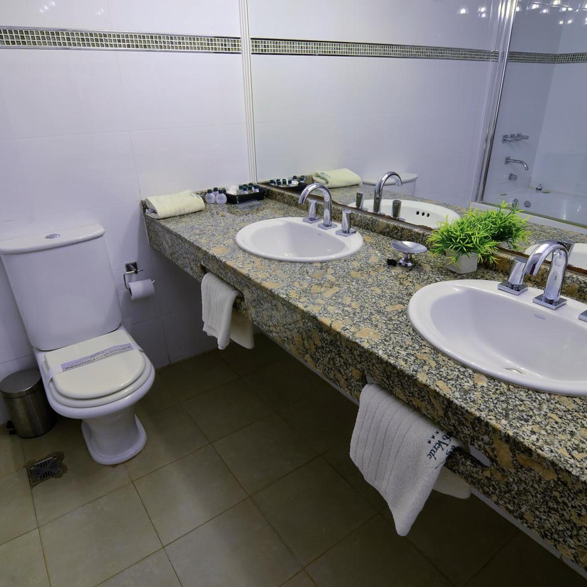 Alto Verde Suites and Apart 48/50
