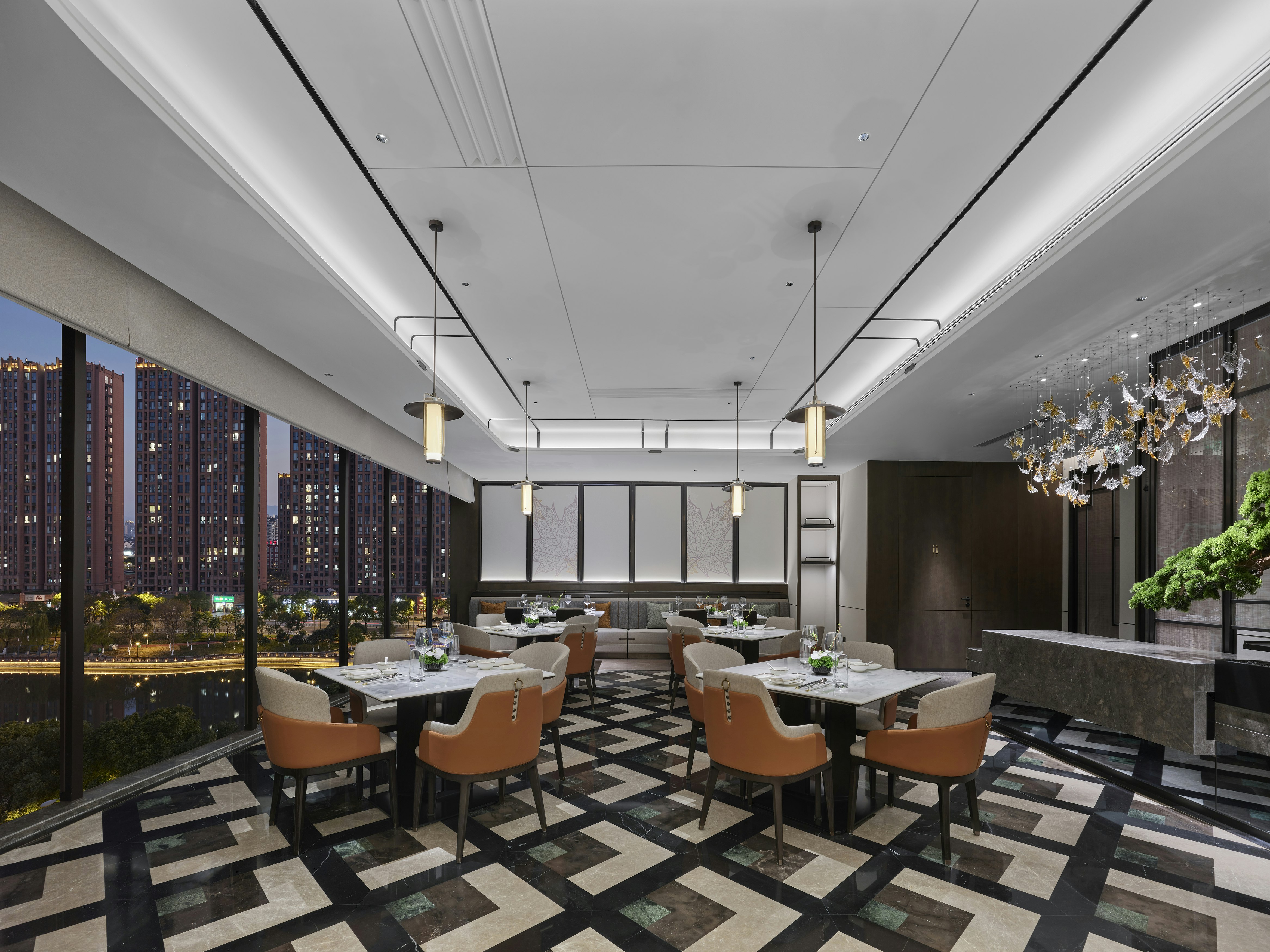 Hilton Yuyao 24/27