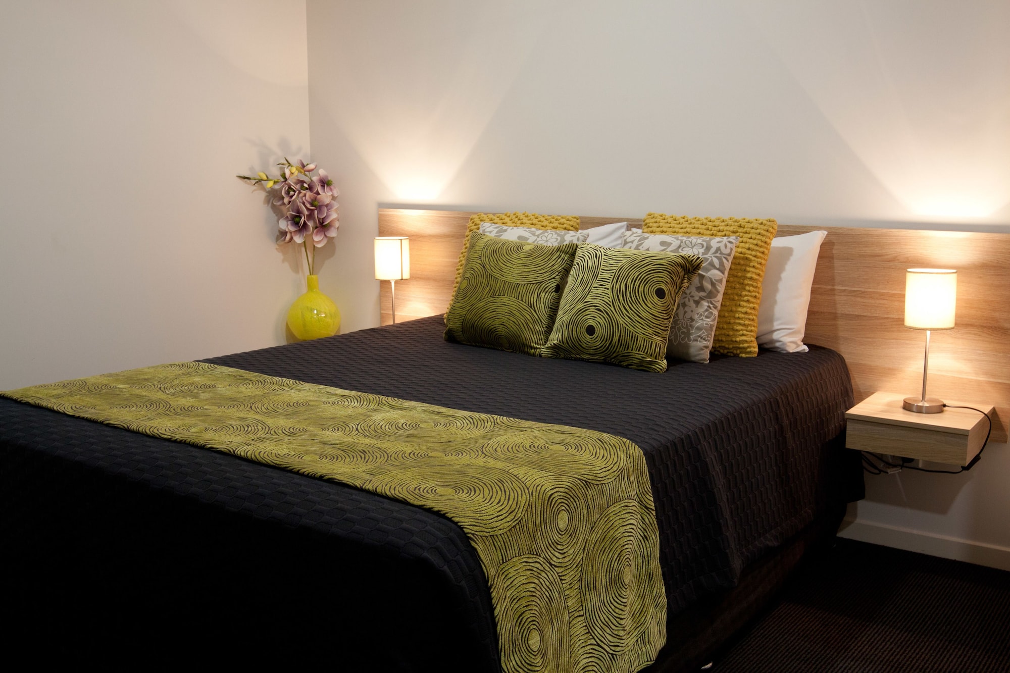 Upstairs, Single, 1 Queen and 1 Single Bed, Queen Bed