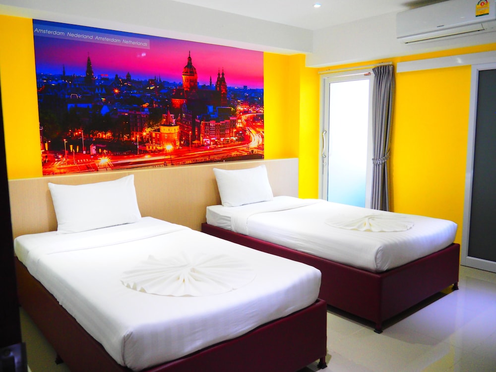Blue Orchids Hotel 28/66