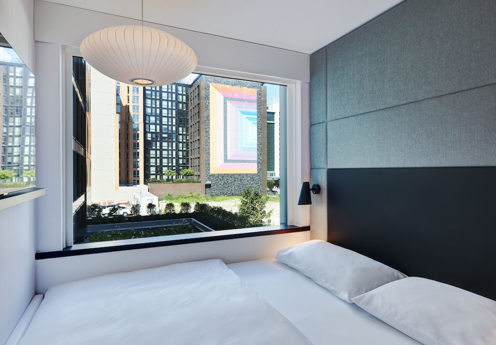 غرفة بسرير كينج في طابق مرتفع، citizenM Washington DC NoMa 6/10