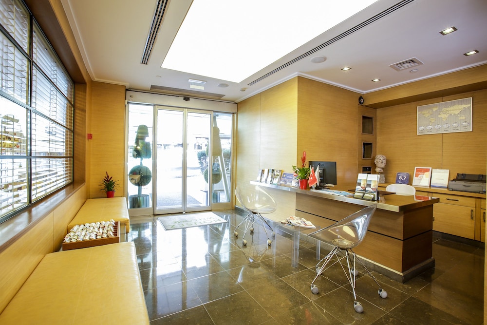 Housez Suites 61/65