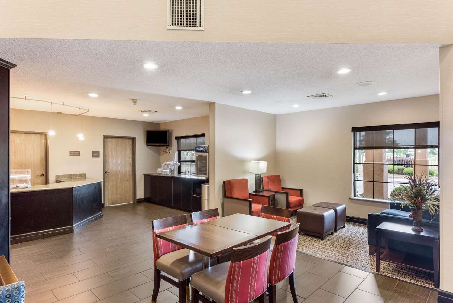 Comfort Suites Monroe 30/35