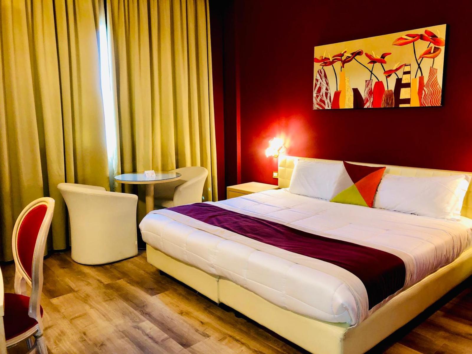Room, Queen Bed