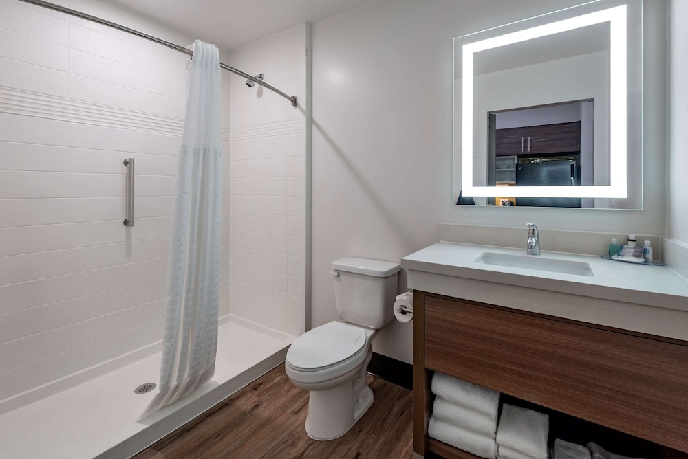 Efficiency, Suite, King Bed
