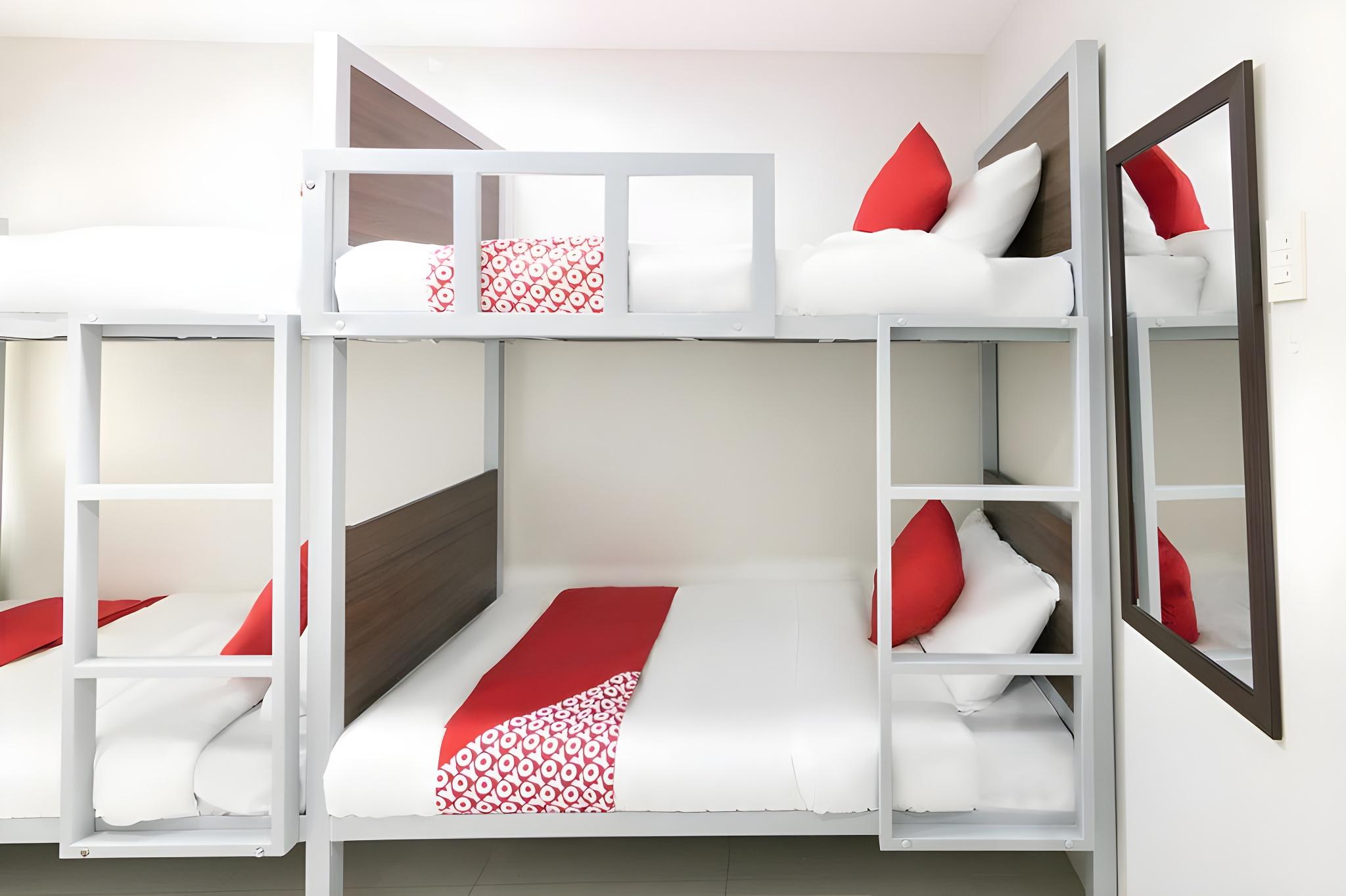 Mixed Dorm, Superior