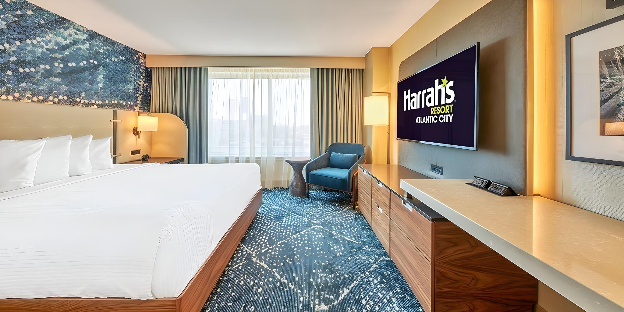 Atrium, Suite, King Bed