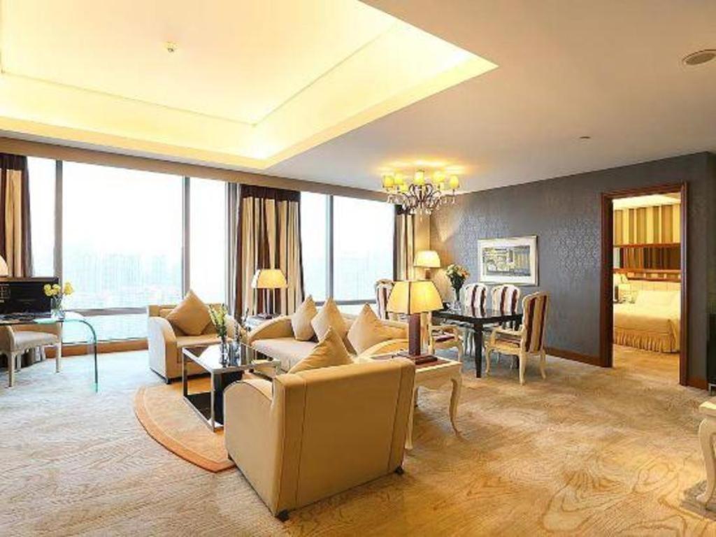 Regency Hotel Shantou 37/54