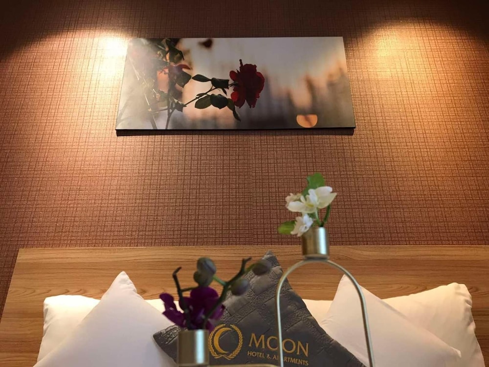 Moon Hotel & Apartment 11/75
