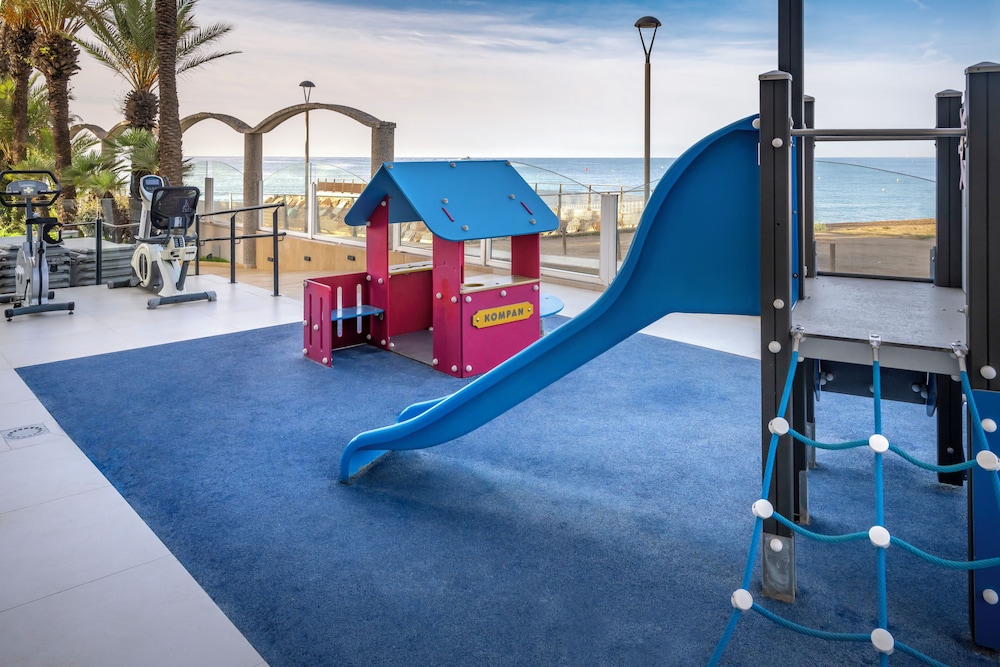 Caprici Beach Hotel & Spa 37/44