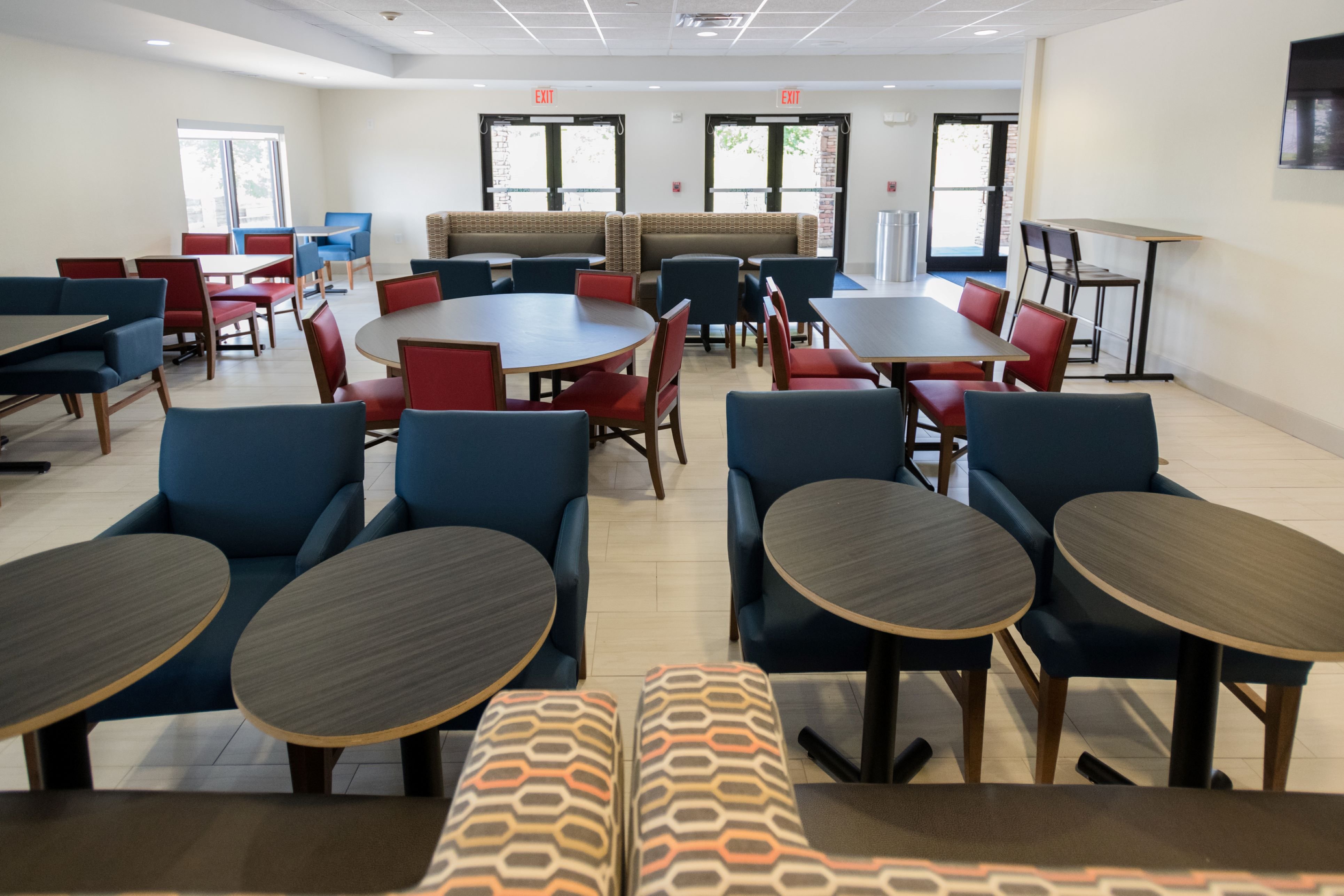 Holiday Inn Express Hotel Suites Lexington Nw the Vineyard 39/50