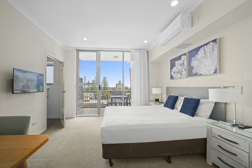 MACQUARIE WATERS BOUTIQUE APARTMENT HOTEL 4/26