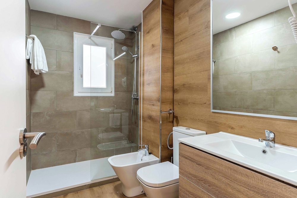 Aparthotel Bertran 103/109