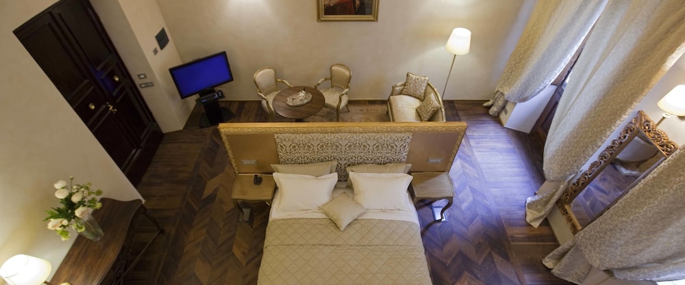 Palazzo Carletti 18/22