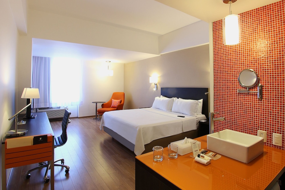 Fiesta Inn Tlalnepantla 19/80
