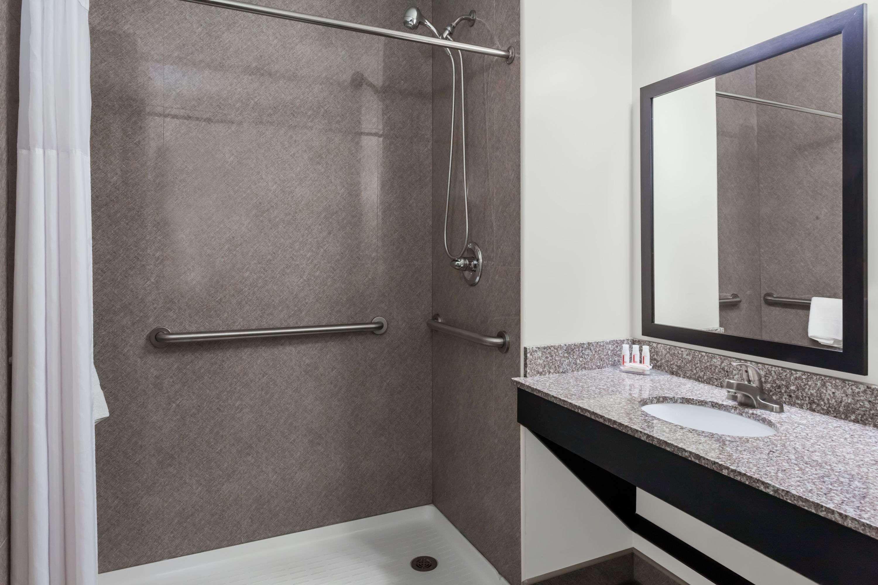 Days Inn & Suites by Wyndham Jamaica JFK Airport 19/20