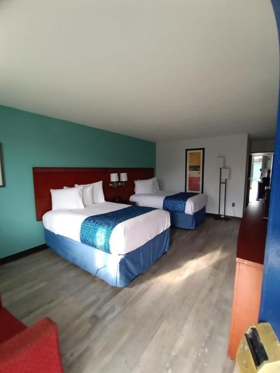 Travelodge by Wyndham Petersburg 4/14
