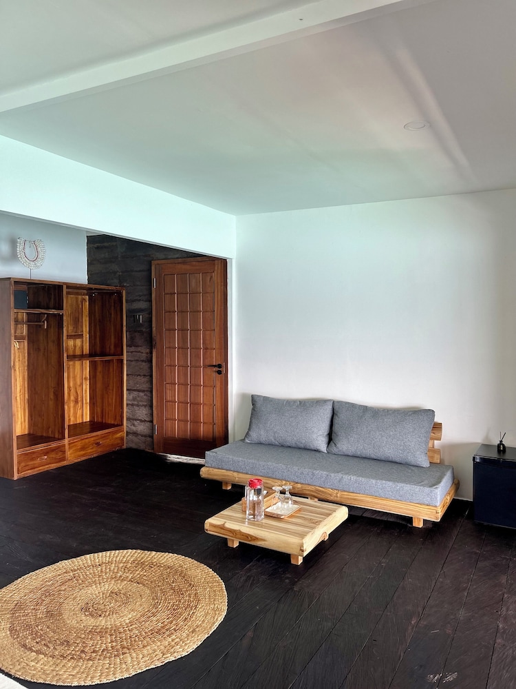 Rock 'N Reef Hotel 40/66