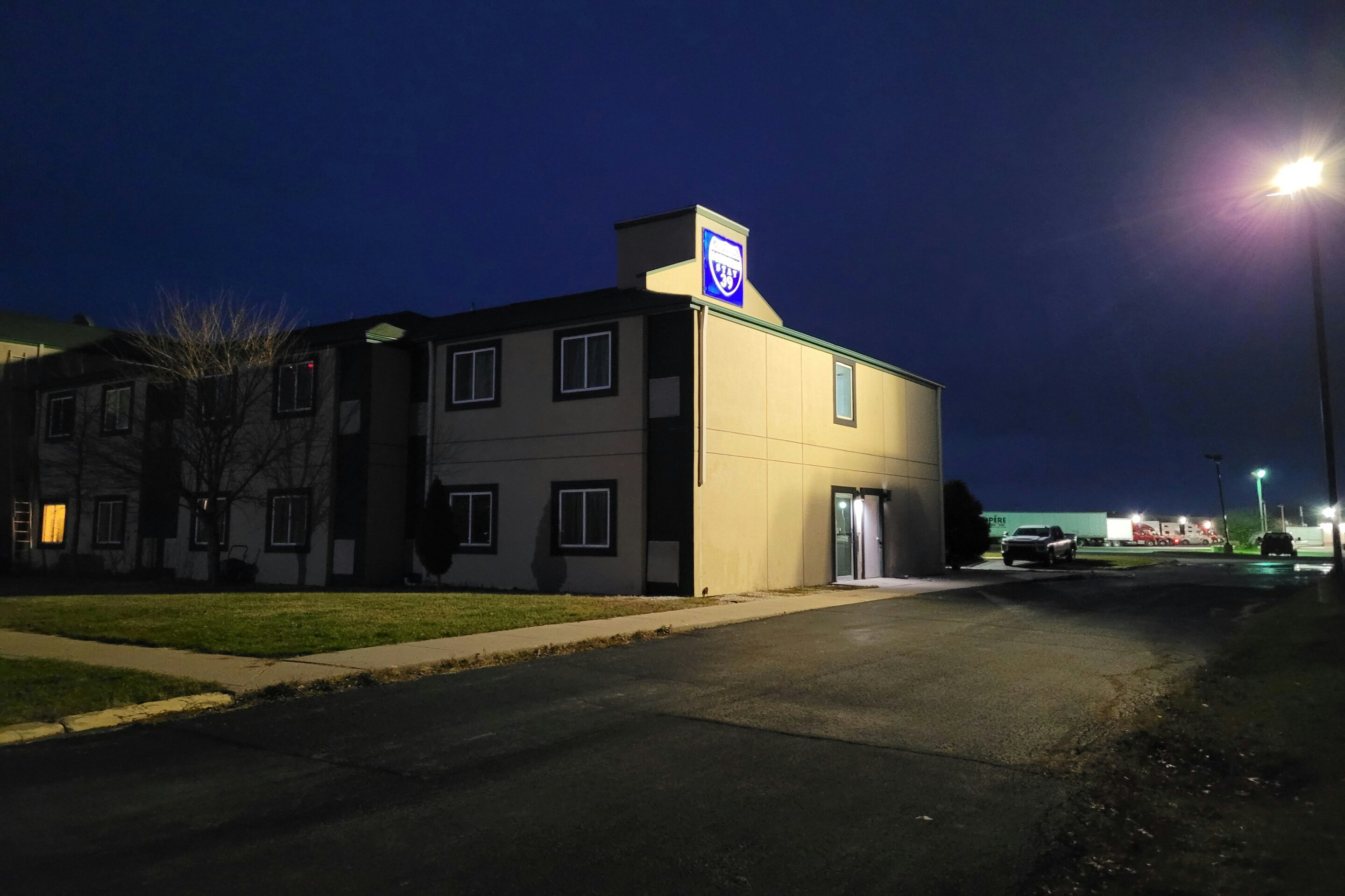 Modern Stay 39 Lakeview By OYO Minonk 41/50