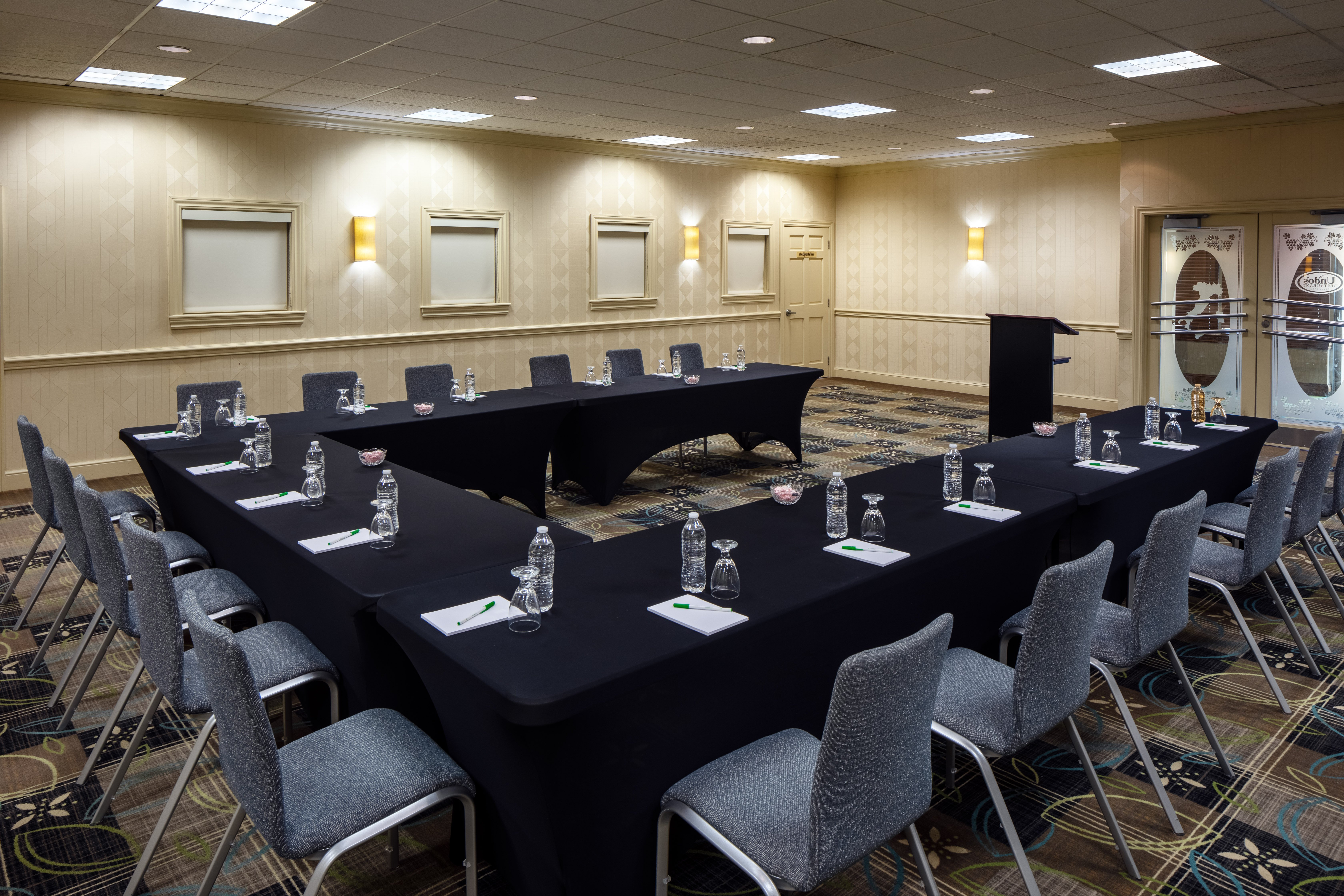 Holiday Inn Weirton Steubenville Area an IHG Hotel 58/78