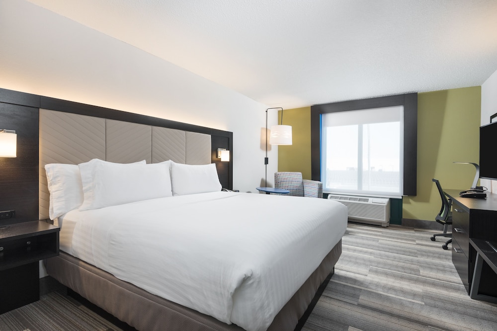 Holiday Inn Express and Suites Florence I-95 and I-20 Civic Ctr, an IHG Hotel 23/70