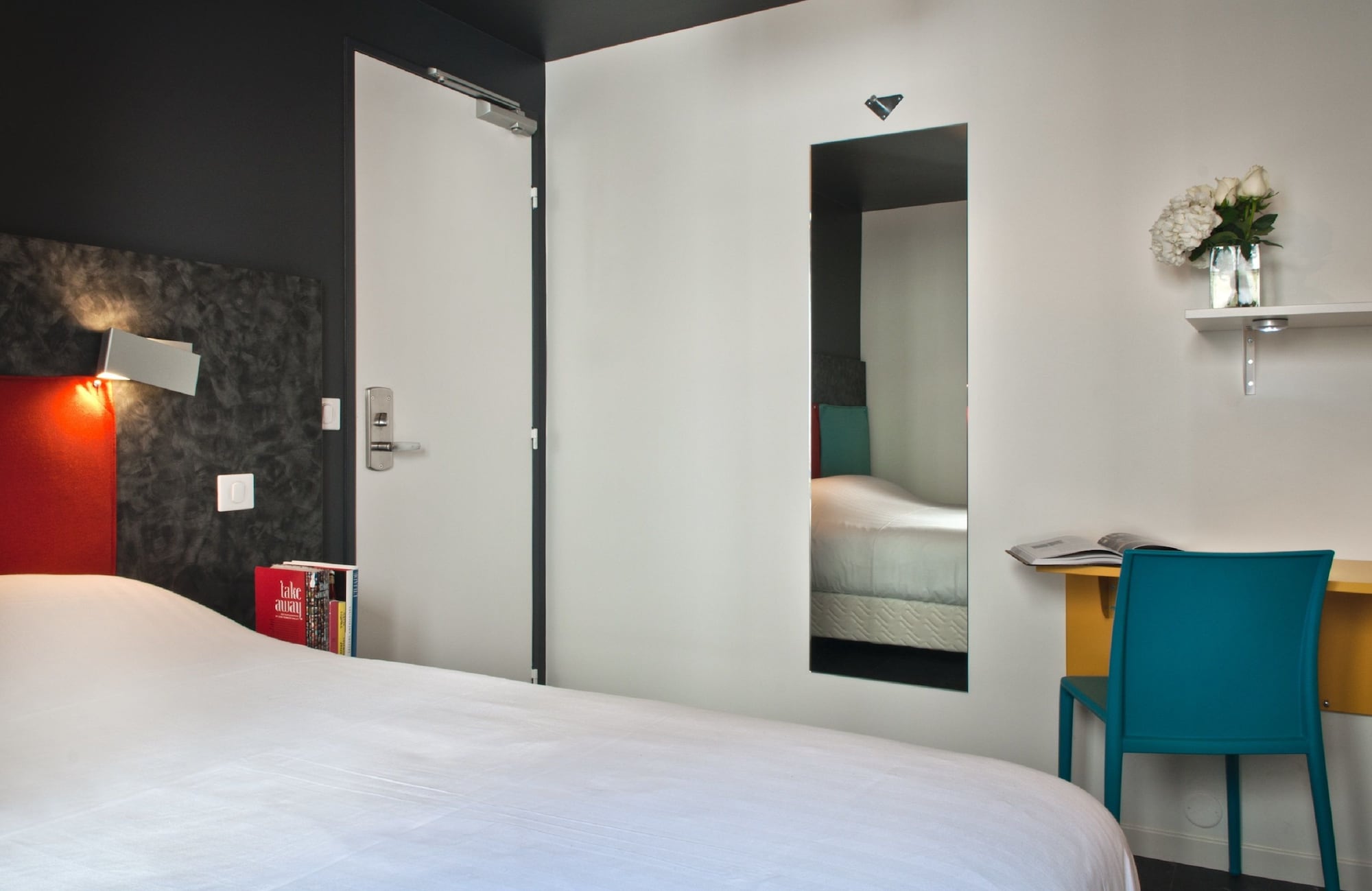 ROOM, DOUBLE BED