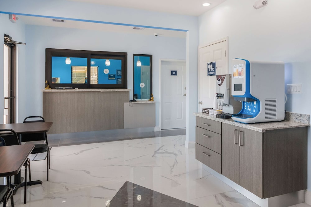 Americas Best Value Inn Aldine Westfield 13/33